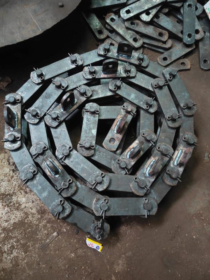 Chain coil with split pins fitted after assembly